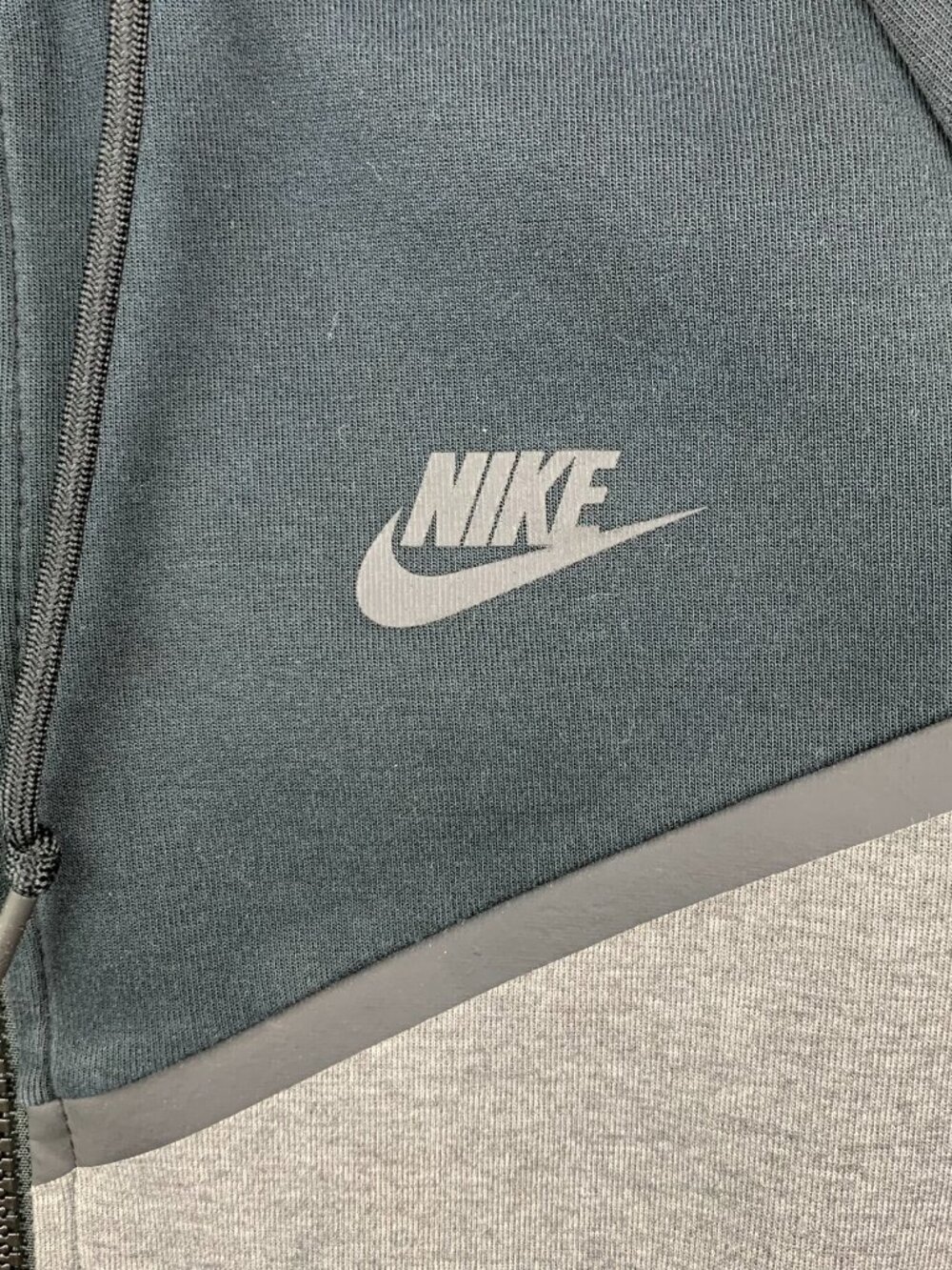 Nike Mens Sweater Small Gray Black Full-Zip Hoodie Tech Fleece Windrunner 885904 - Picture 2 of 10